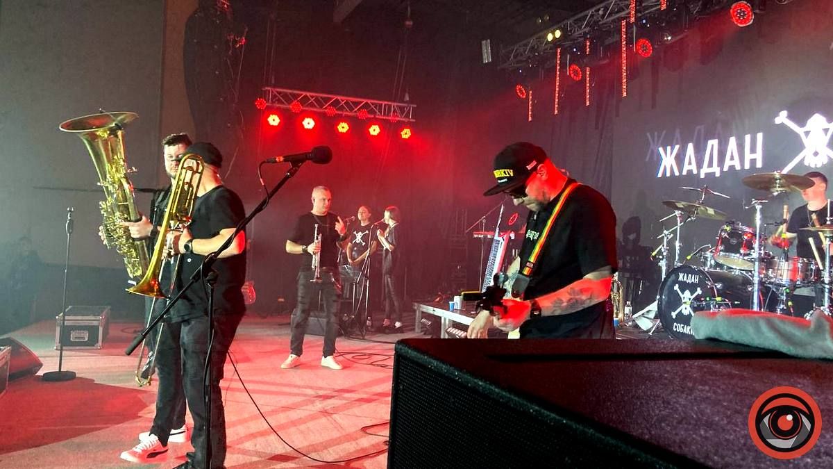 У Коломиї виступає рок-гурт "Жадан і Собаки". Що культовий письменник сказав про Писанкову 2