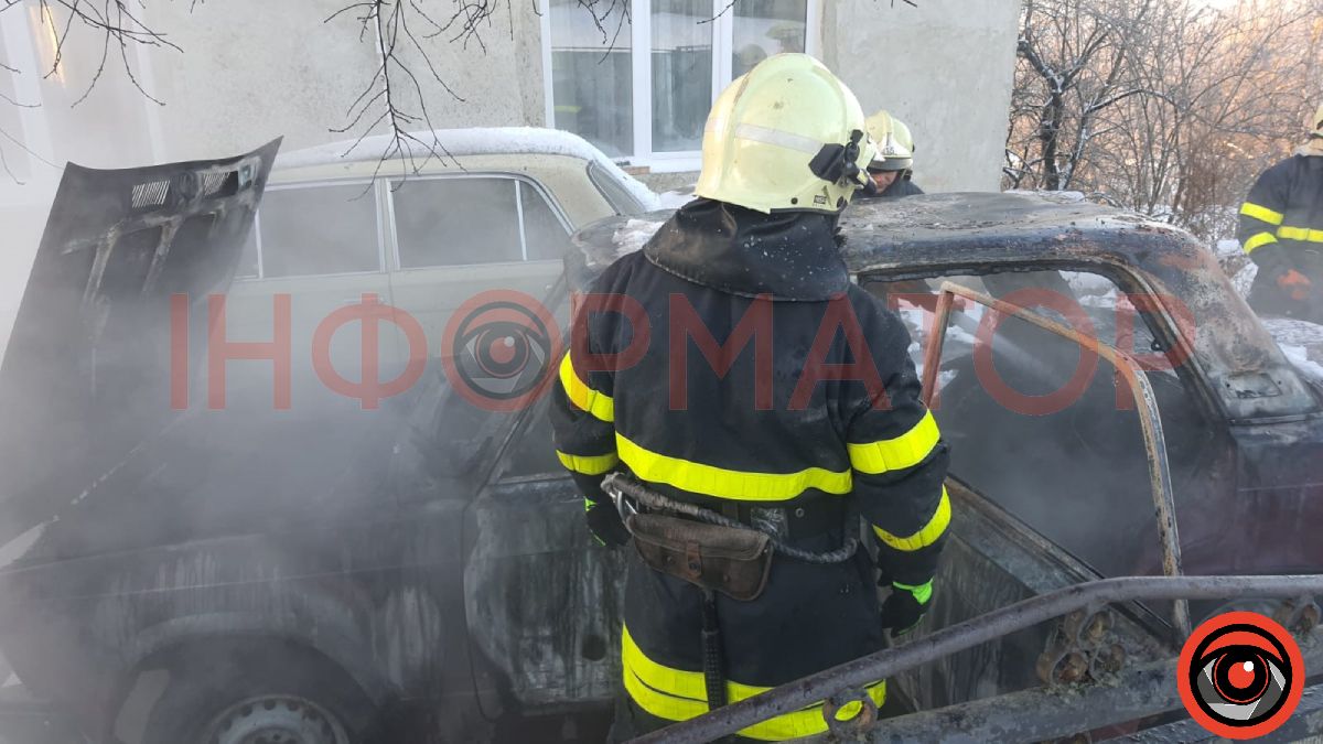 У Снятині згоріли "Жигулі" 2