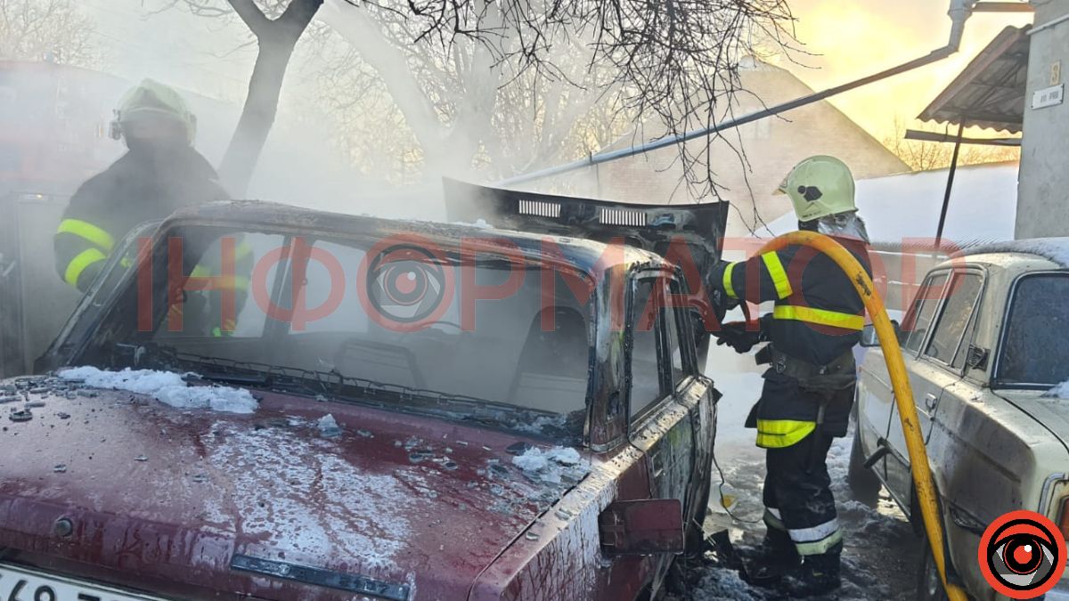 У Снятині згоріли "Жигулі" 1