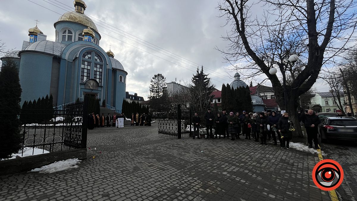 "На щиті" до рідного краю повернувся воїн Сергій Томащук 2
