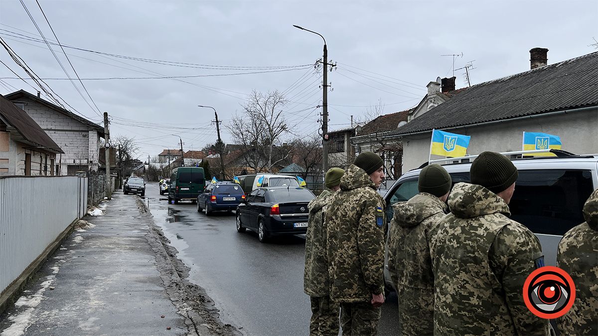 "На щиті" до Коломийщини повернувся Герой Михайло Николайчук 10