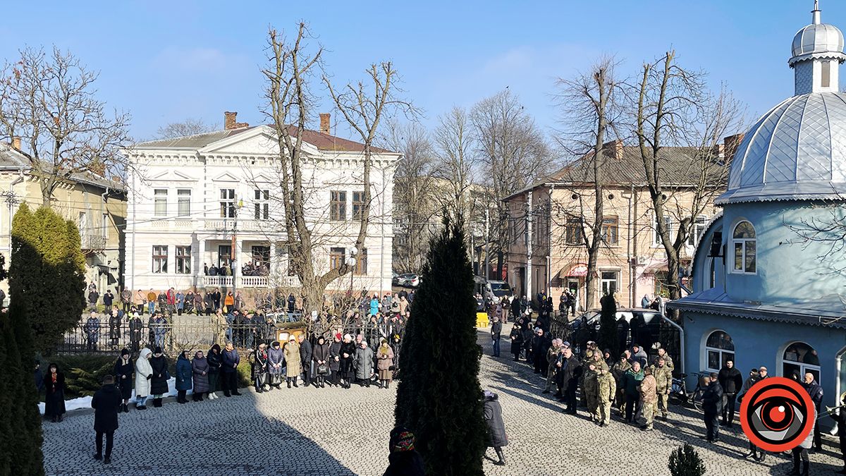 Коломияни віддали останню шану захисникам Сергію Томащуку та Ігорю Ілюку 4