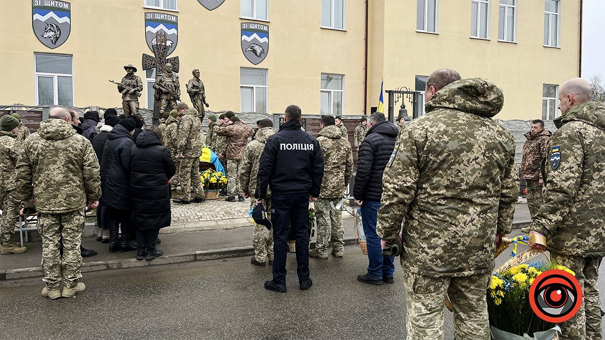 "На щиті" до Коломийщини повернувся Герой Михайло Николайчук 7