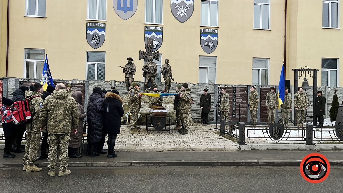 "На щиті" до Коломийщини повернувся Герой Михайло Николайчук 4