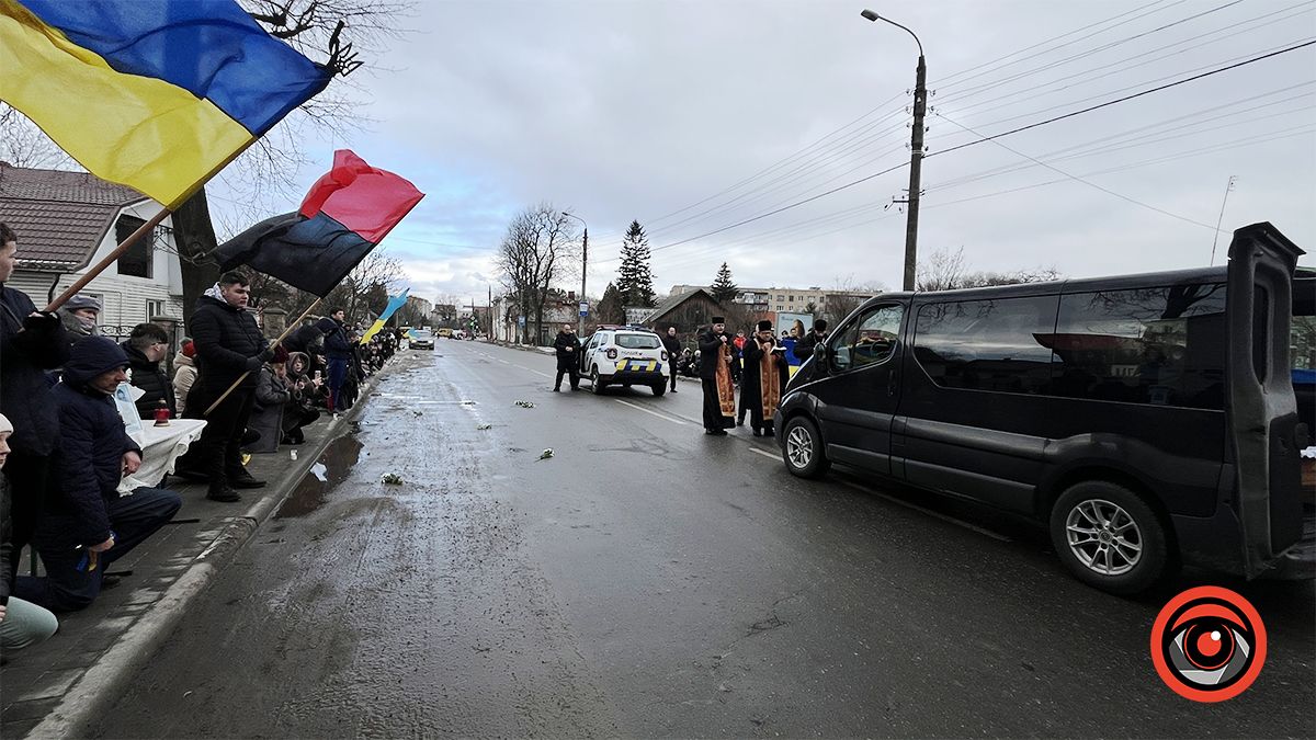 похорон героя