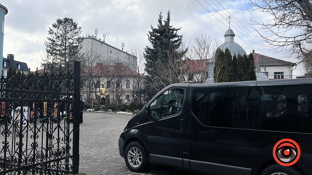 "На щиті" до рідного краю повернувся воїн Сергій Томащук 3