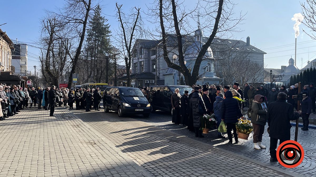 Коломияни віддали останню шану захисникам Сергію Томащуку та Ігорю Ілюку 6
