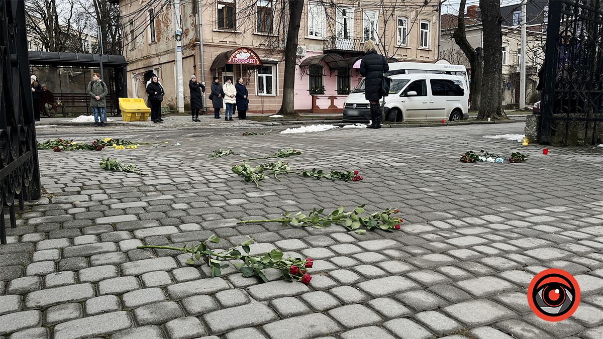 "На щиті" до рідного краю повернувся воїн Сергій Томащук 7