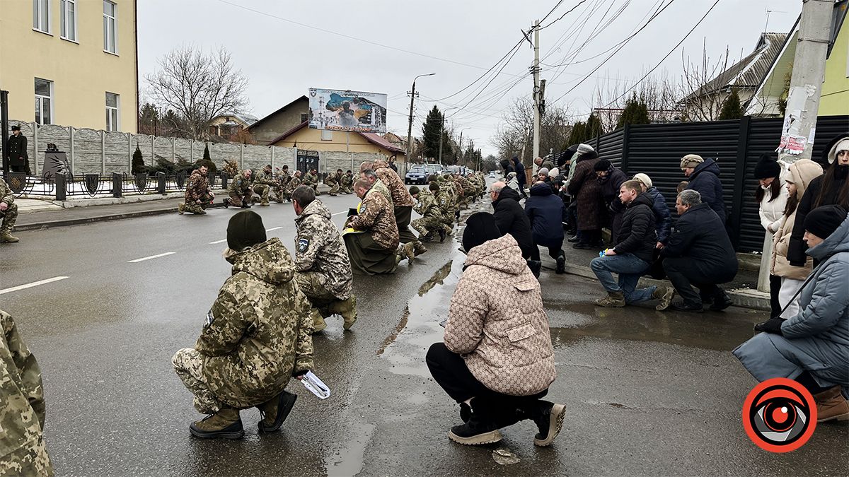 "На щиті" до Коломийщини повернувся Герой Михайло Николайчук 1