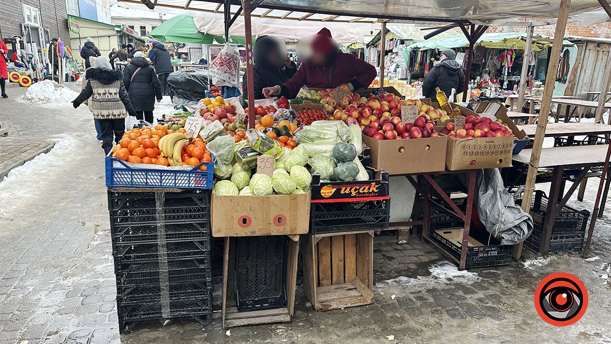Скільки коштує капуста на ринку в Коломиї посеред зими 5