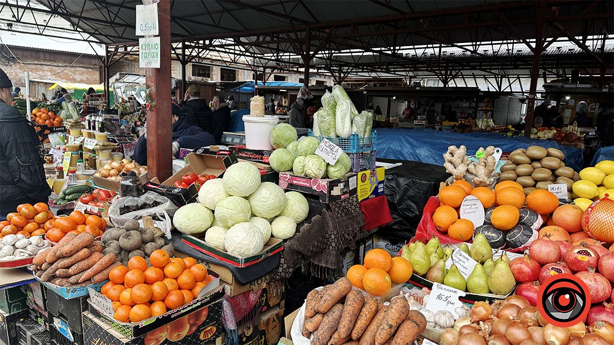 Скільки коштує капуста на ринку в Коломиї посеред зими 2