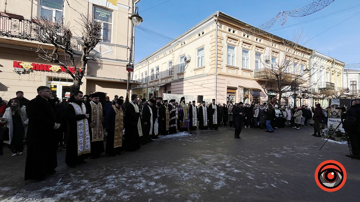 У Коломиї до Дня Соборності України утворили живий ланцюг єдності 3