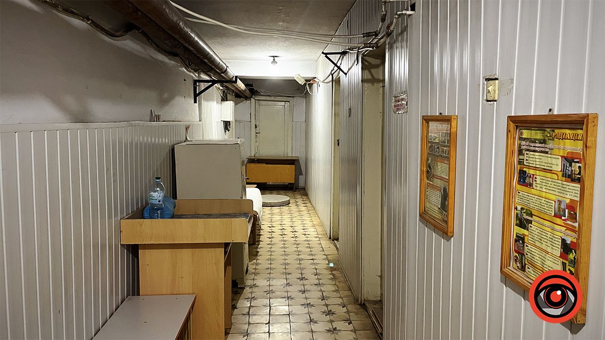 Халати під голову і сидіть на старих матрацах: породілля з Коломиї ділиться враженнями від укриття в пологовому