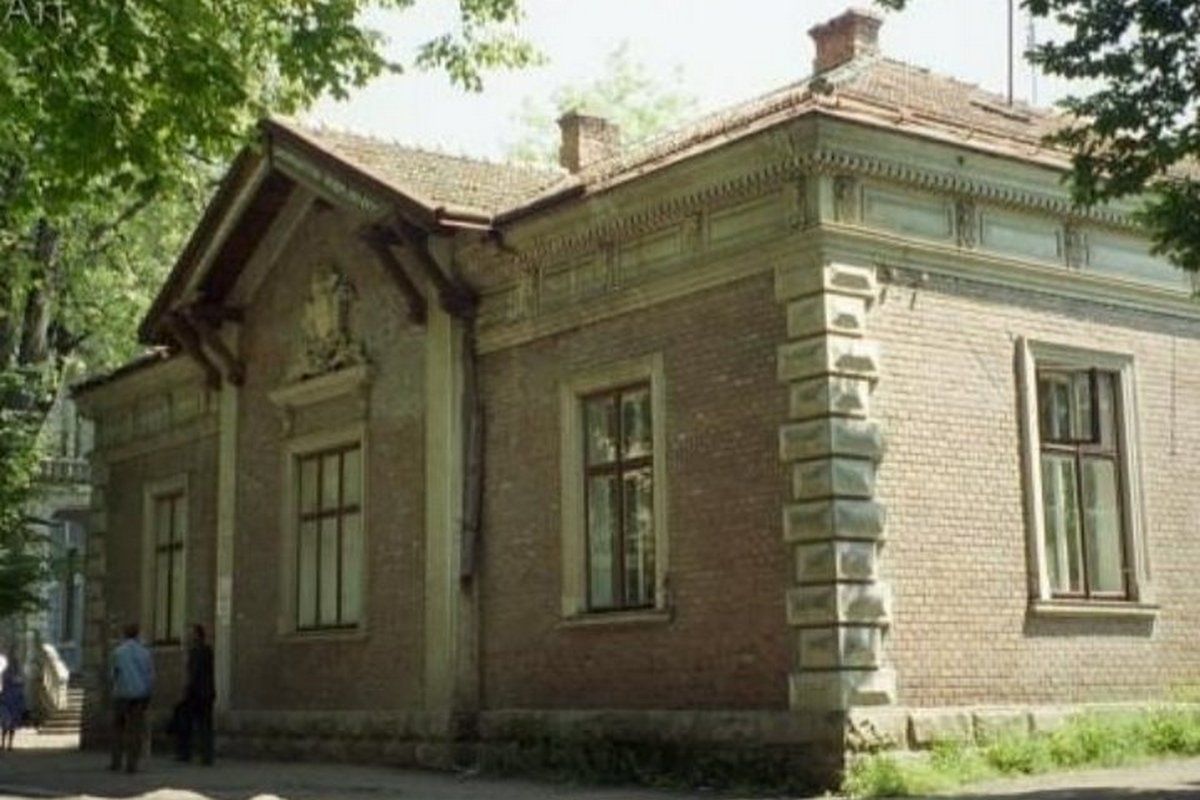 Фото будівлі юденрату, 1997 рік