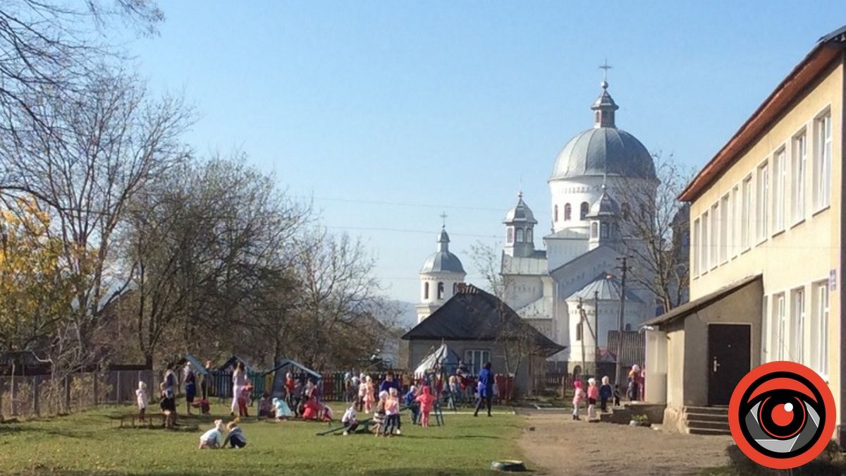 Міський голова Коломиї пропонує селянам Саджавки під час тривоги ховатися у церкві 1