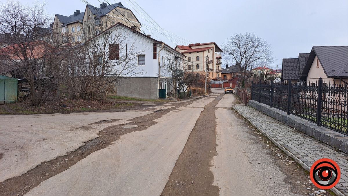 На вул. Войнаровського вкотре утворилося провалля 4