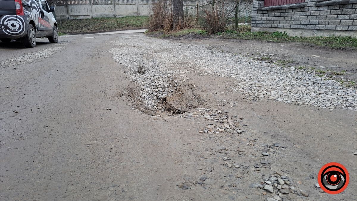 На вул. Войнаровського вкотре утворилося провалля 2