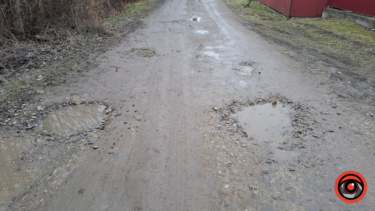 Коломияни нарікають на стан дороги по вул. Іваничука в центрі міста 6