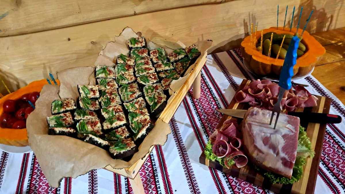 Кафе "Звенислава-Чіпок": найсмачніші страви на мангалі, фантастичний бограч і неперевершений банош 5