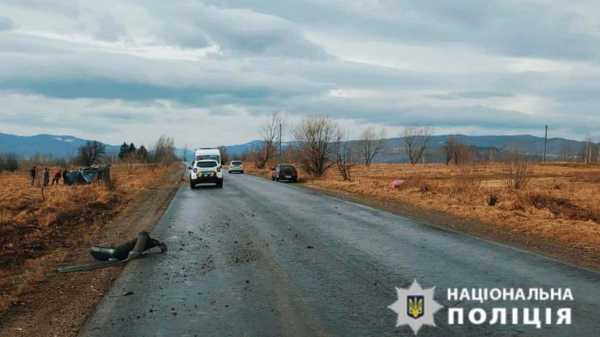 Авто неодноразово перекинулось: деталі смертельної ДТП на Надвірнянщині 2