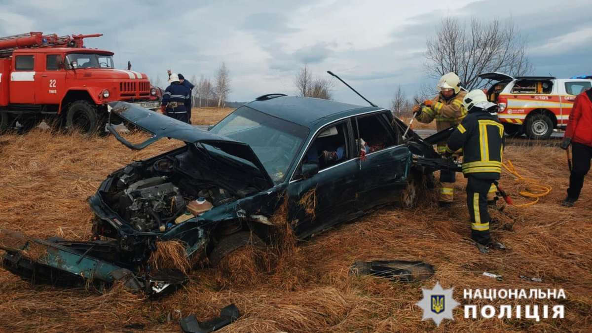 Авто неодноразово перекинулось: деталі смертельної ДТП на Надвірнянщині 1