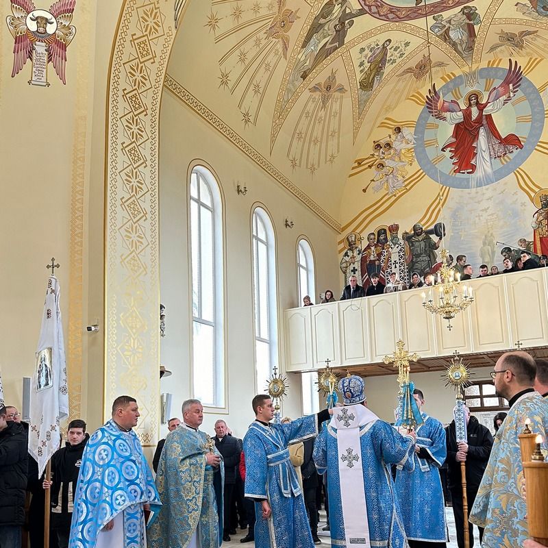 Божественна краса: новий іконостас та настінні розписи освятили у Ланчині 2