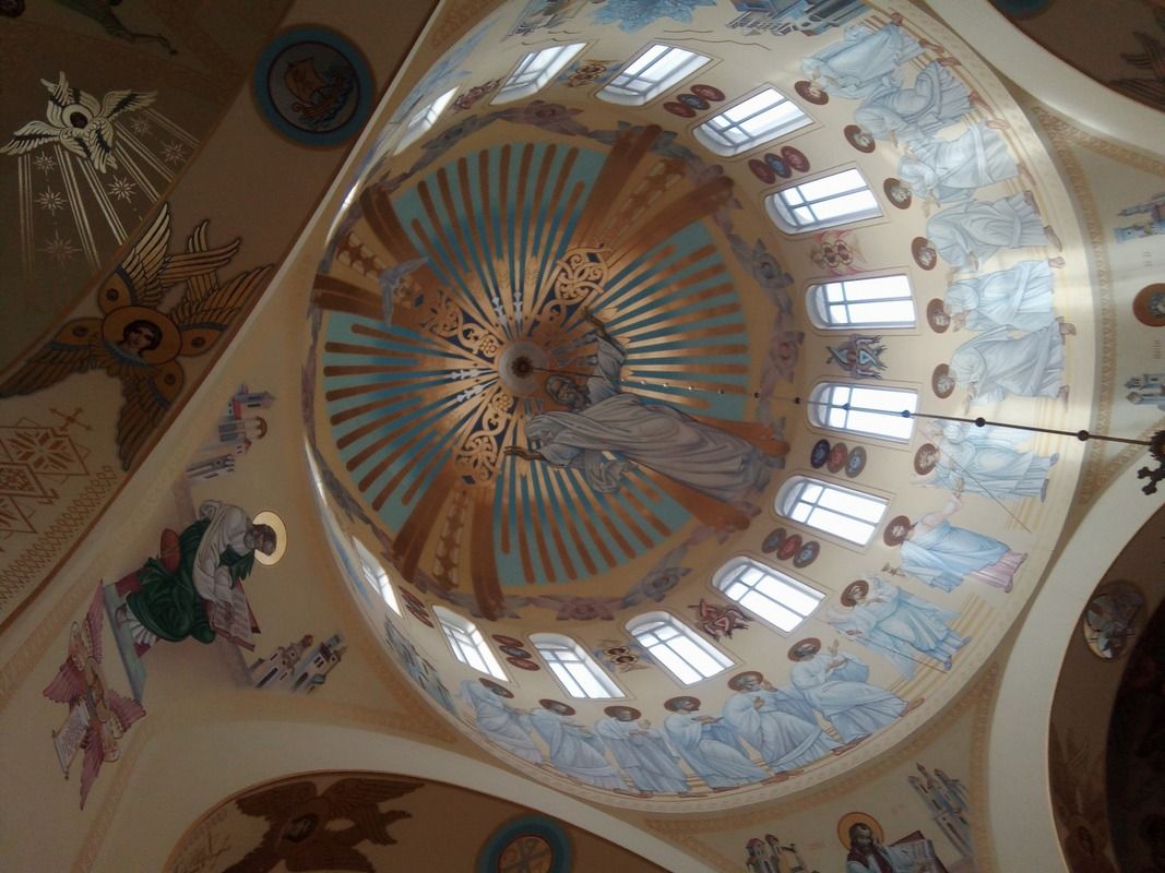 Божественна краса: новий іконостас та настінні розписи освятили у Ланчині 1