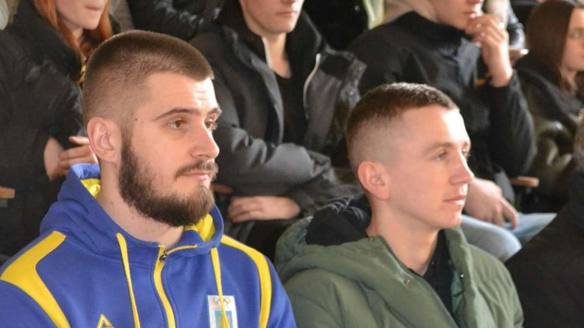 Лижника Євгена Марусяка та сноубордиста Михайла Харука нагороджували у Верховині 1