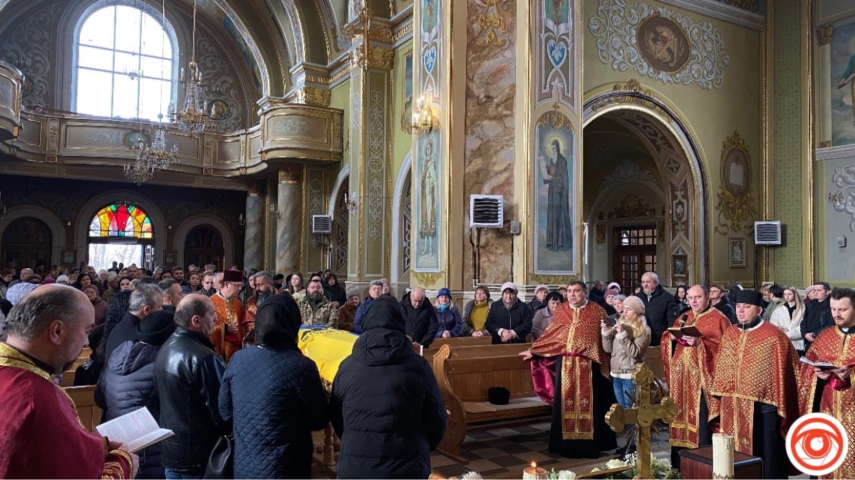 Назавжди 23: Надвірна віддала останню шану захиснику Роману Попадинцю 11