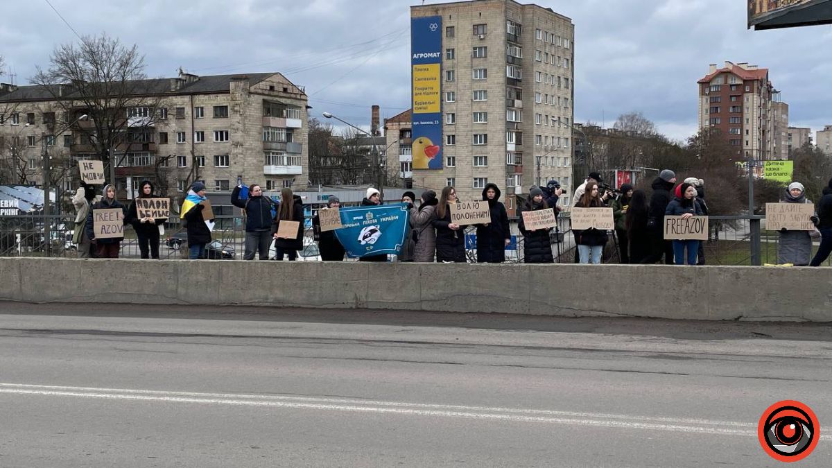 В Івано-Франківську вкотре відбулася акція на підтримку полонених воїнів 1