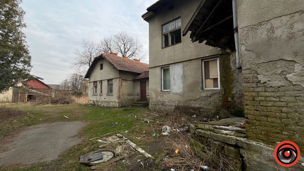 у підвалі утримували в'язнів