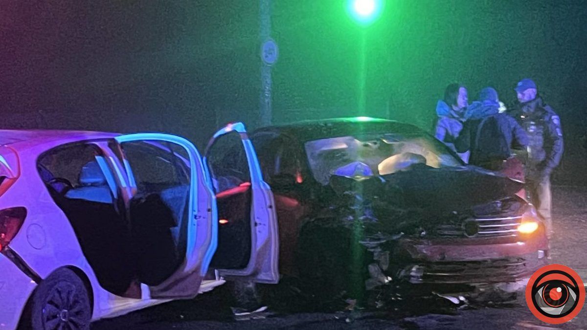 У автотрощі на Прикарпатті постраждала вагітна жінка 1