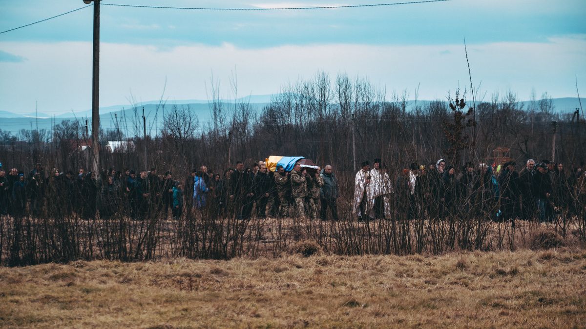 У Нижньому Вербіжі навіки прощалися із Героєм Дмитром Олексюком 3