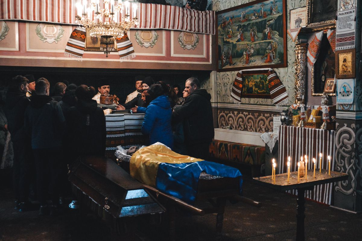 У Нижньому Вербіжі навіки прощалися із Героєм Дмитром Олексюком 1