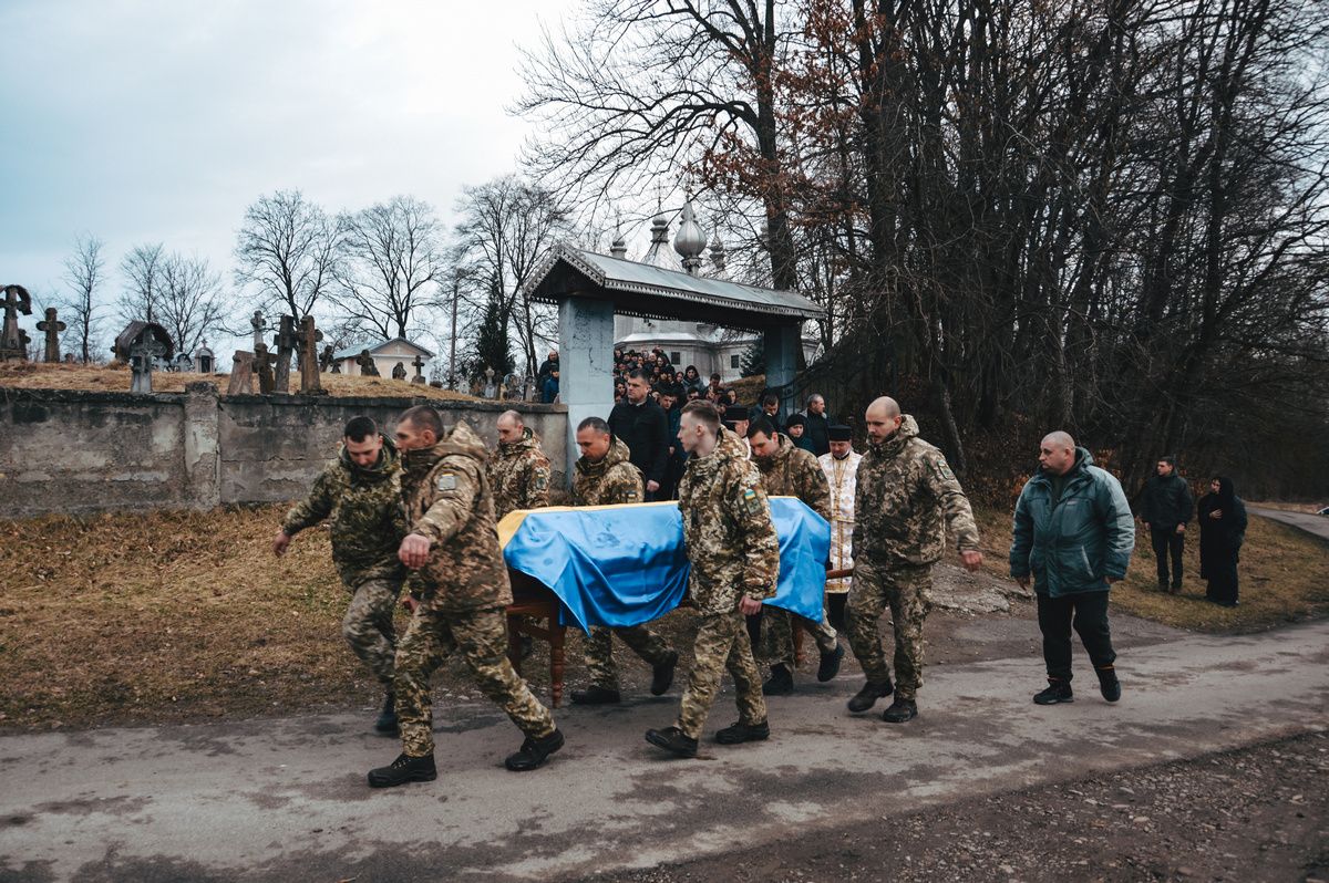 У Нижньому Вербіжі навіки прощалися із Героєм Дмитром Олексюком 5