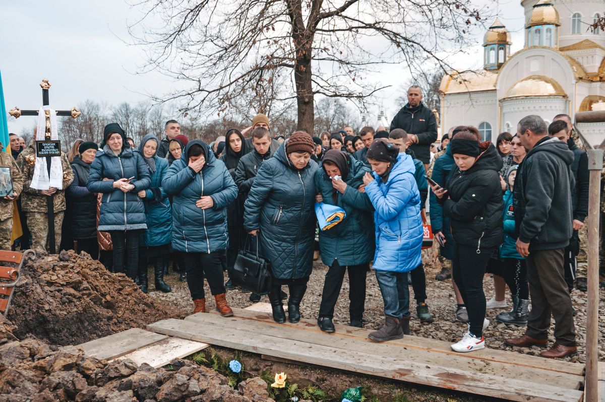 У Нижньому Вербіжі навіки прощалися із Героєм Дмитром Олексюком 9