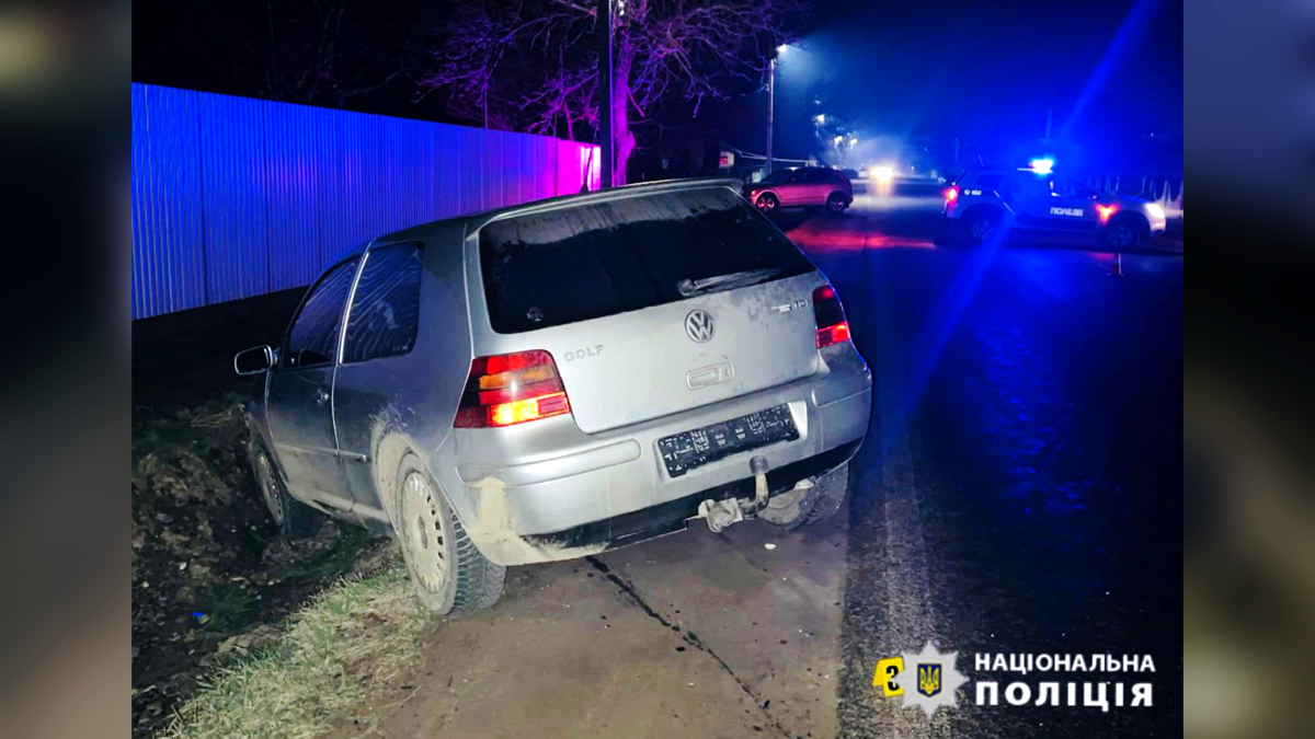 На Косівщині п'яний водій Фольцваген Гольф врізався в легковик | Є потерпілі 4