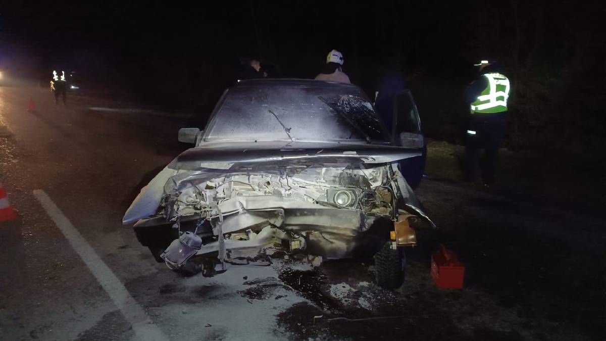 24 лютого на Прикарпатті в автотрощі зіткнулися дві легкові автівки 2