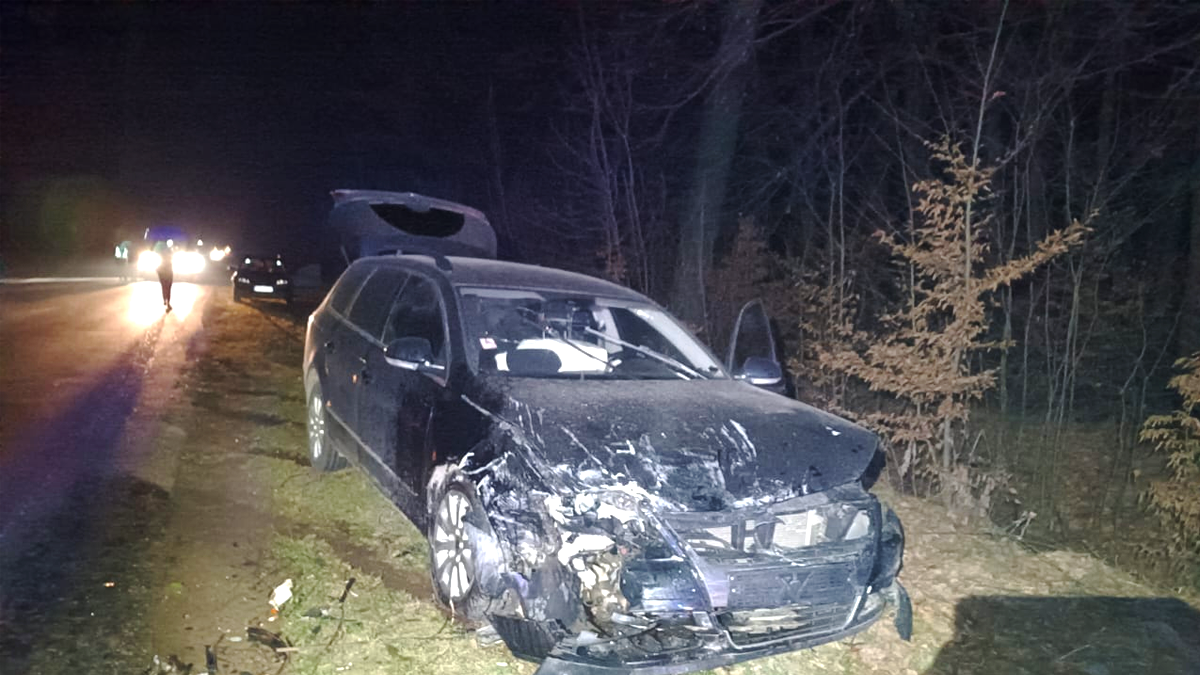 24 лютого на Прикарпатті в автотрощі зіткнулися дві легкові автівки 3