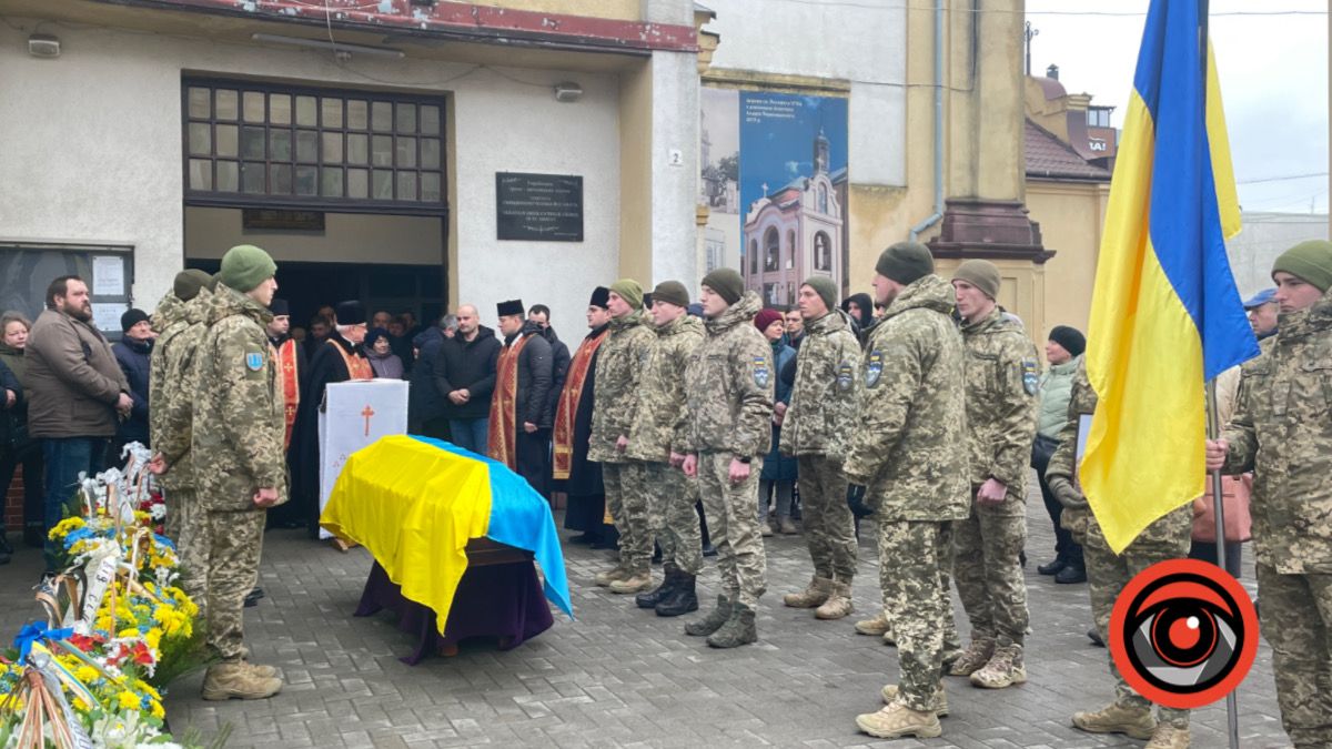 У Коломиї попрощалися з відважним воїном Петром Івановичем 2