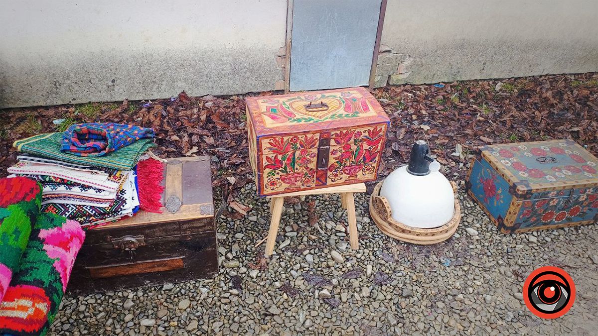 Гуцульські старожитності та цікавий крам: що можна знайти на базарі у Косові. Фоторепортаж 9