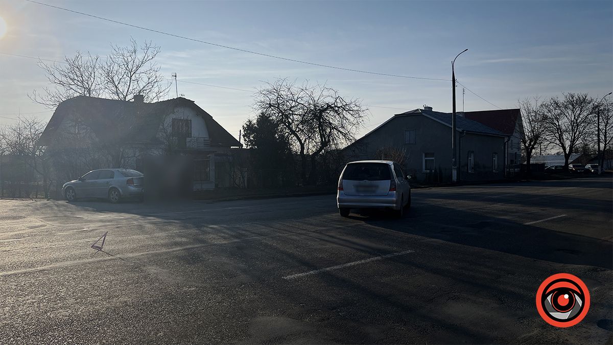 На вулиці Карпатській в Коломиї трапилася ДТП за участі легкових автомобілів 1