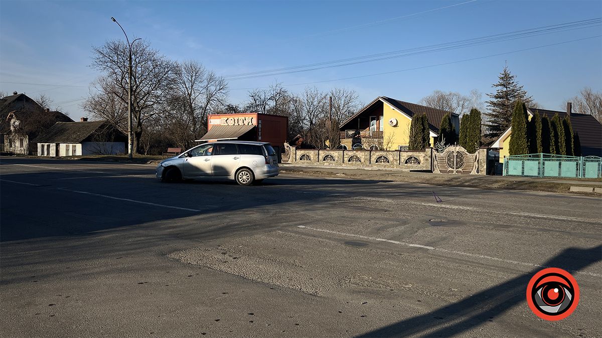 На вулиці Карпатській в Коломиї трапилася ДТП за участі легкових автомобілів 2