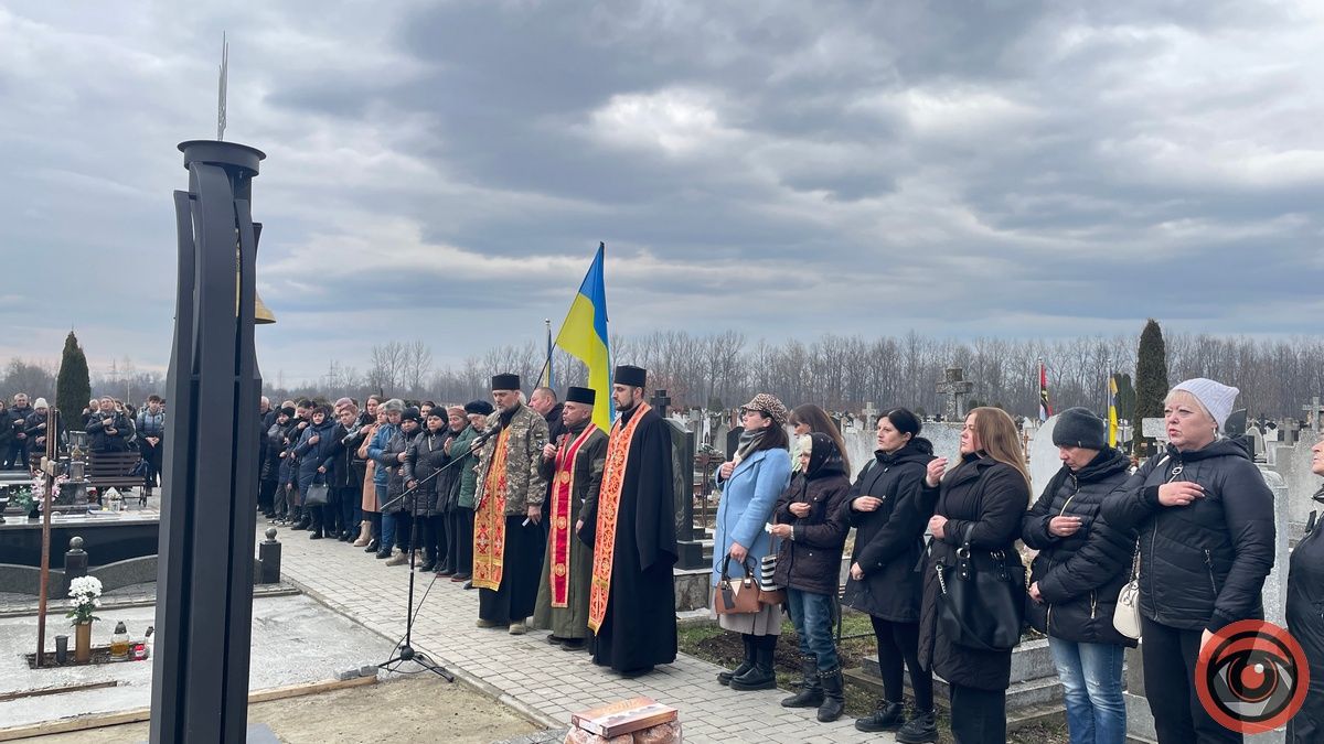 У Коломиї в другу річницю повномасштабної війни відправили панахиду на Алеї Слави 3