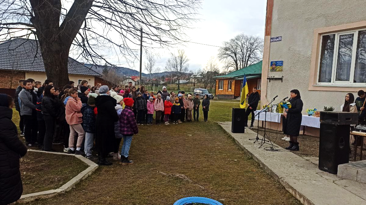 В Молодятині відкрили меморіальну дошку загиблому воїну Руслану Шелембину 2