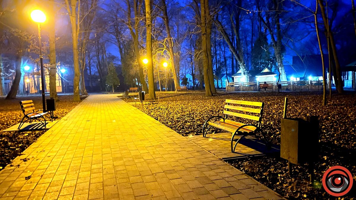 Нічний парк Коломиї у переддень весни | Фоторепортаж 8