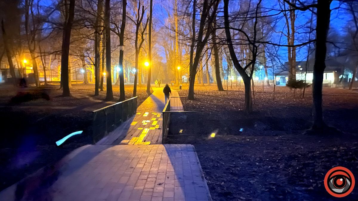 Нічний парк Коломиї у переддень весни | Фоторепортаж 1
