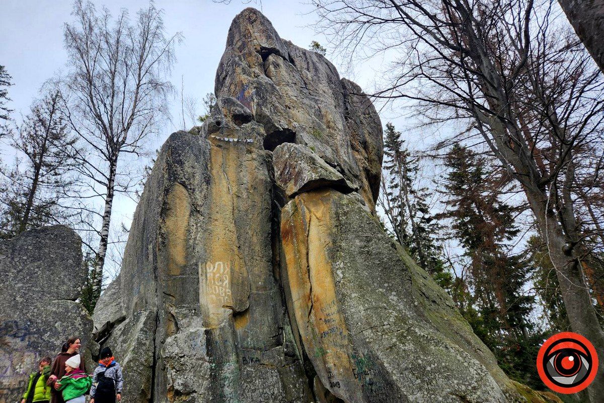 Дорогою до голови білого велетня: які краєвиди зустрічаються на шляху до скелі біля села Дора 3