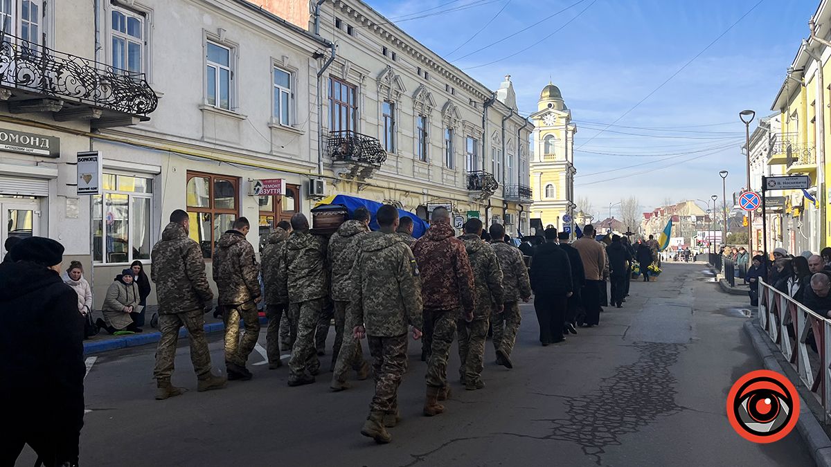22 лютого Коломия прощалася з Героєм Михайлом Дрогомирецьким 9
