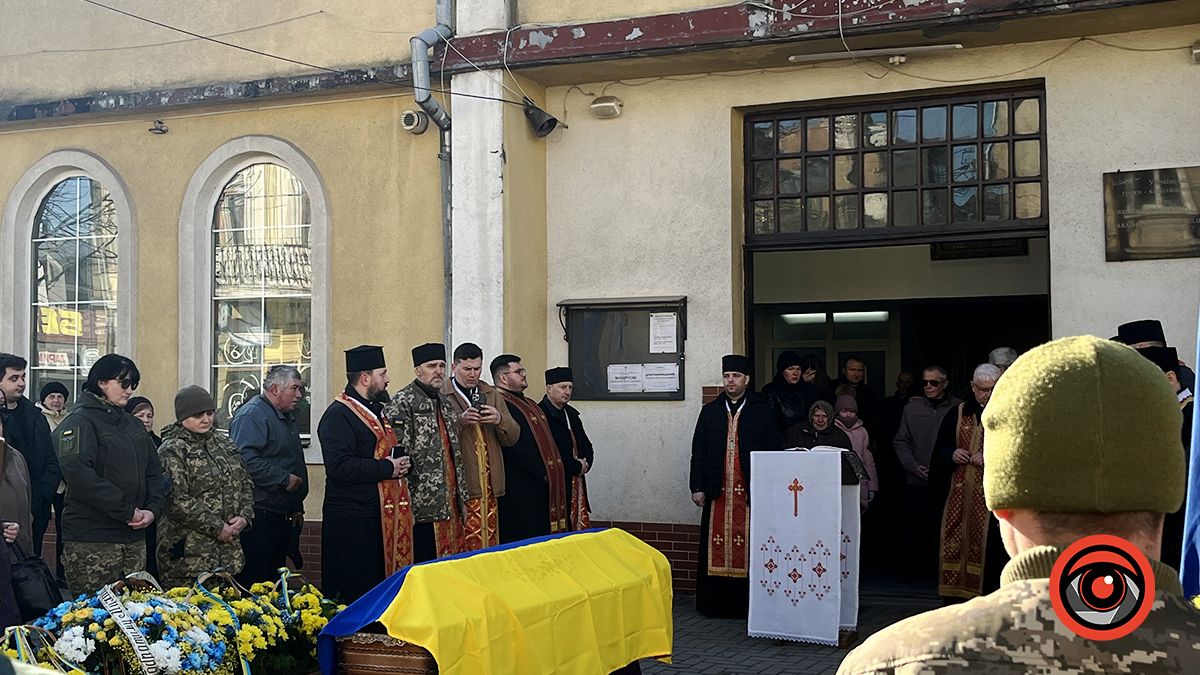 22 лютого Коломия прощалася з Героєм Михайлом Дрогомирецьким 5